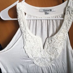 F21 White Sleeveless Blouse Top